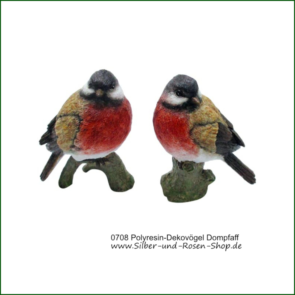 Ein Vogelpärchen aus Polyresin in Lebensgröße. Dargestellt sind zwei Dompfaffe mit der typischen roten Brust und einem schwarzen Köpfchen sowie schwarze Flügelspitzen und Schwanzfedern. Beide sitzen auf grünlichen Aststücken, die gleichzeitig die Sockel darstellen. Das Vogelpaar ist ein hübscher Blickfang drinnen und draußen.