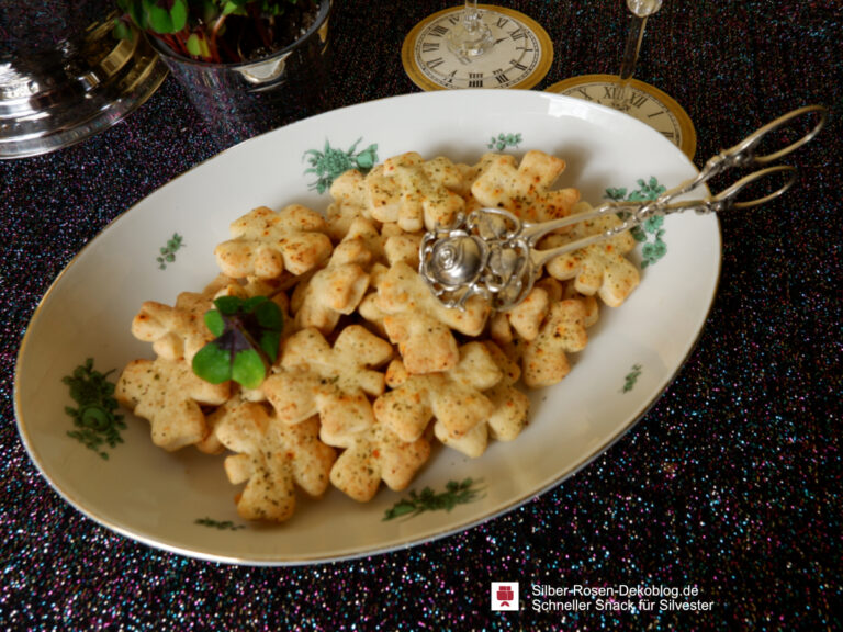 Kleeblätter aus Käse-Mürbteig als Snack für Silvester.